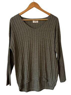 Nina Kendosa Paris Gray Ribbed Knit Soft Tunic Top Long Sleeve Pullover V-Neck